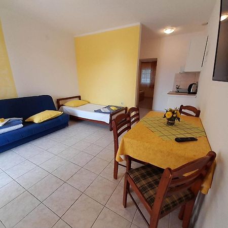 Apartments With A Parking Space Gradac, Makarska - 11332 Gradac  Kamer foto