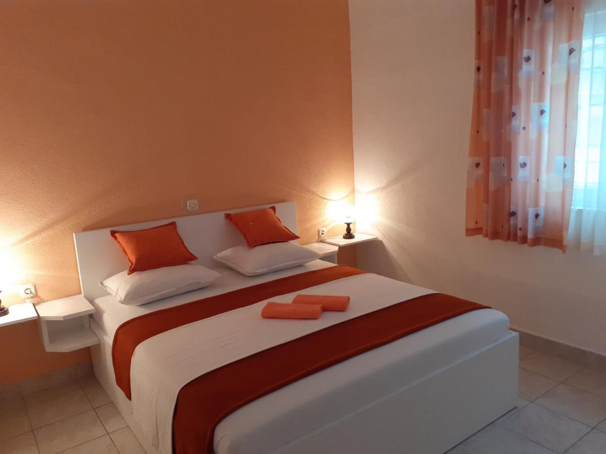 Apartments With A Parking Space Gradac, Makarska - 11332 Gradac  Buitenkant foto